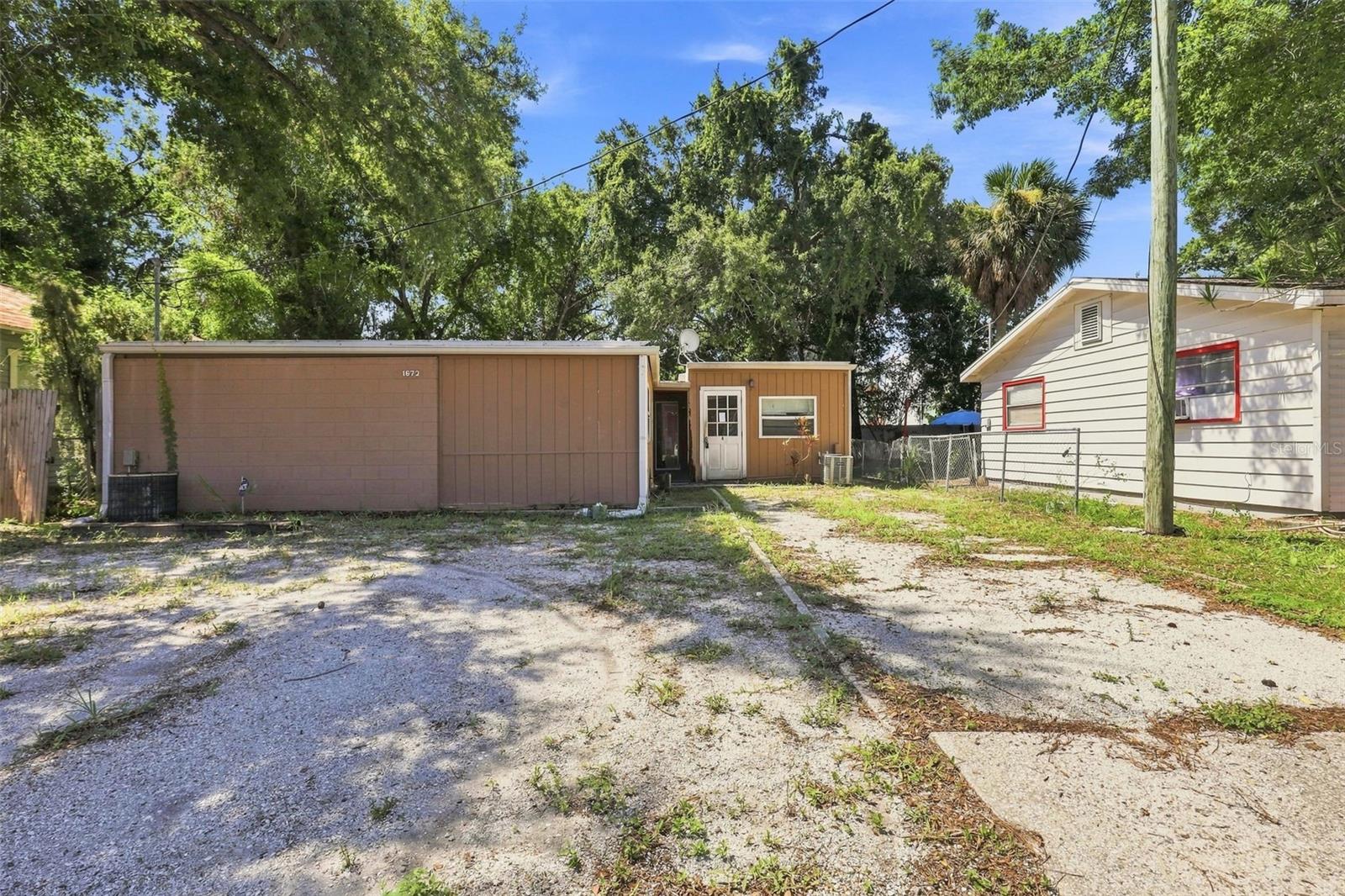 1672 10 St, Sarasota, FL 34236