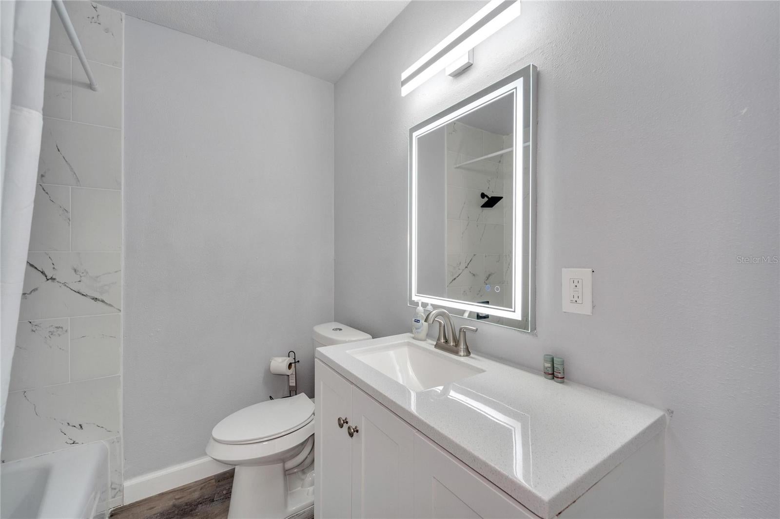 4513 W Mcelroy Ave, Tampa, FL 33611 photo