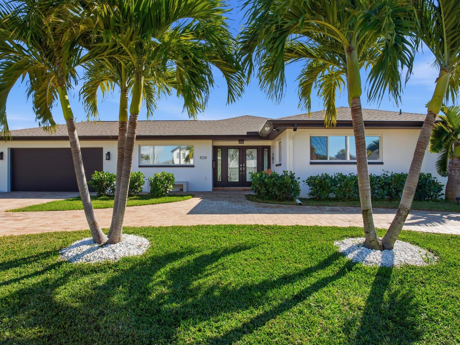 1028 79 St, Saint Petersburg, FL 33707 photo