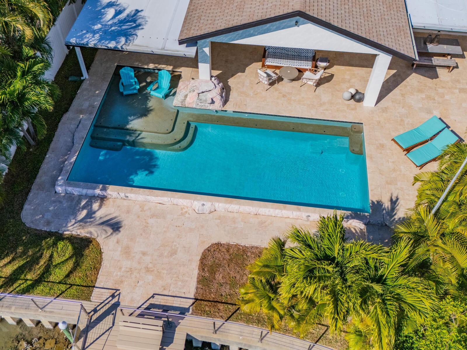 1028 79 St, Saint Petersburg, FL 33707 photo