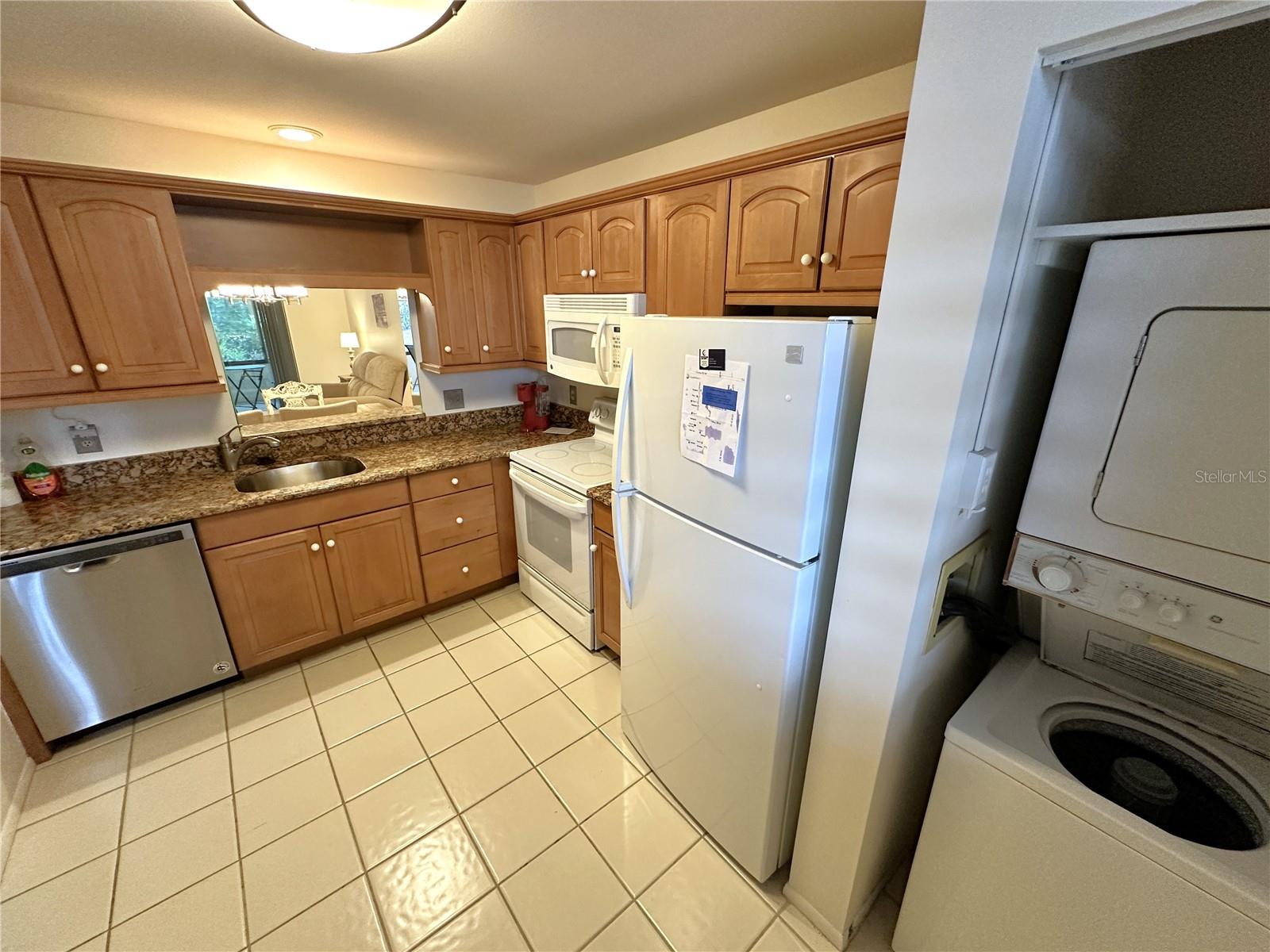 645 Woodlawn Dr, Bradenton, FL 34210 photo