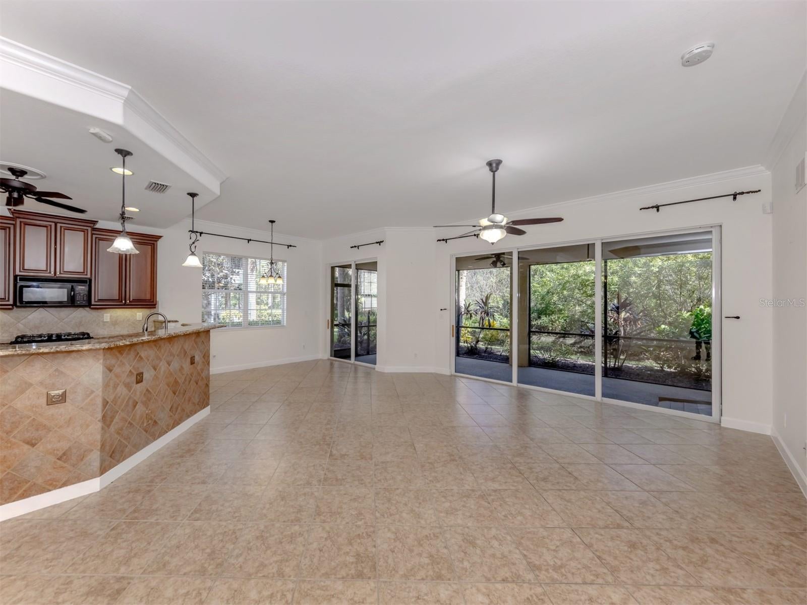 122 Bella Vista Terrace 8, North Venice, FL 34275 photo