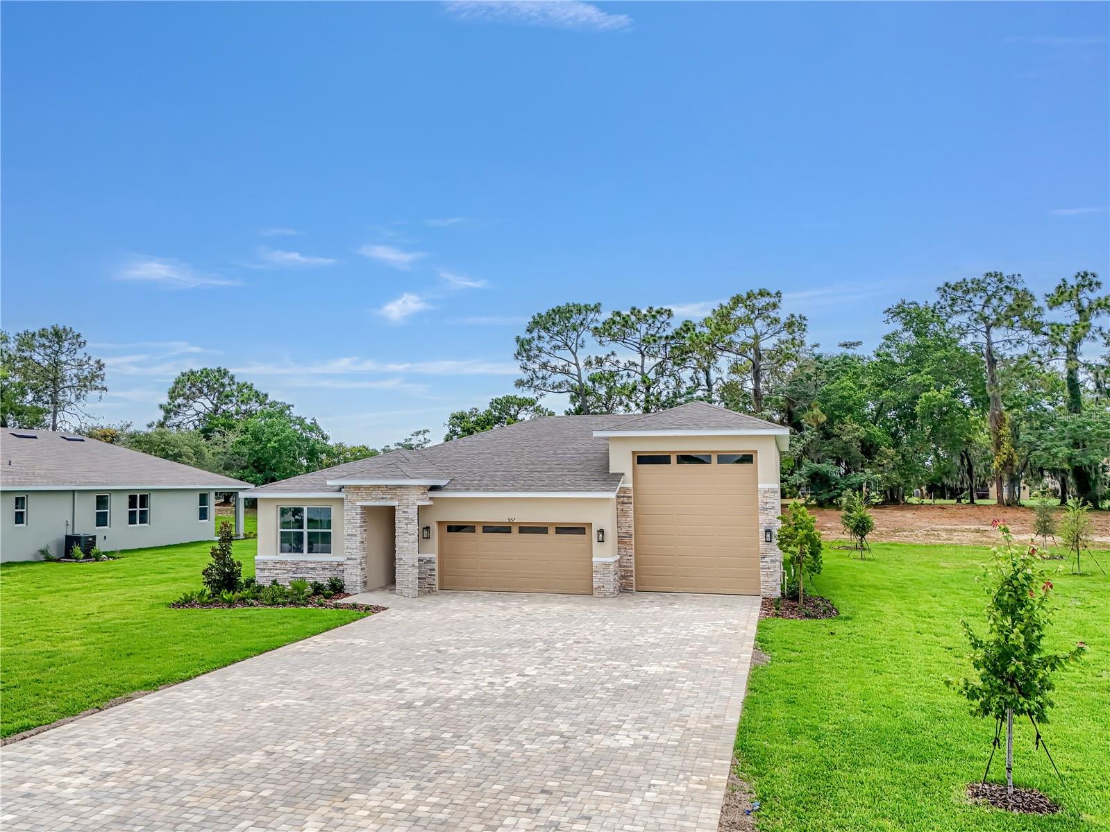 9157 Players Dr, Weeki Wachee, FL 34613 photo