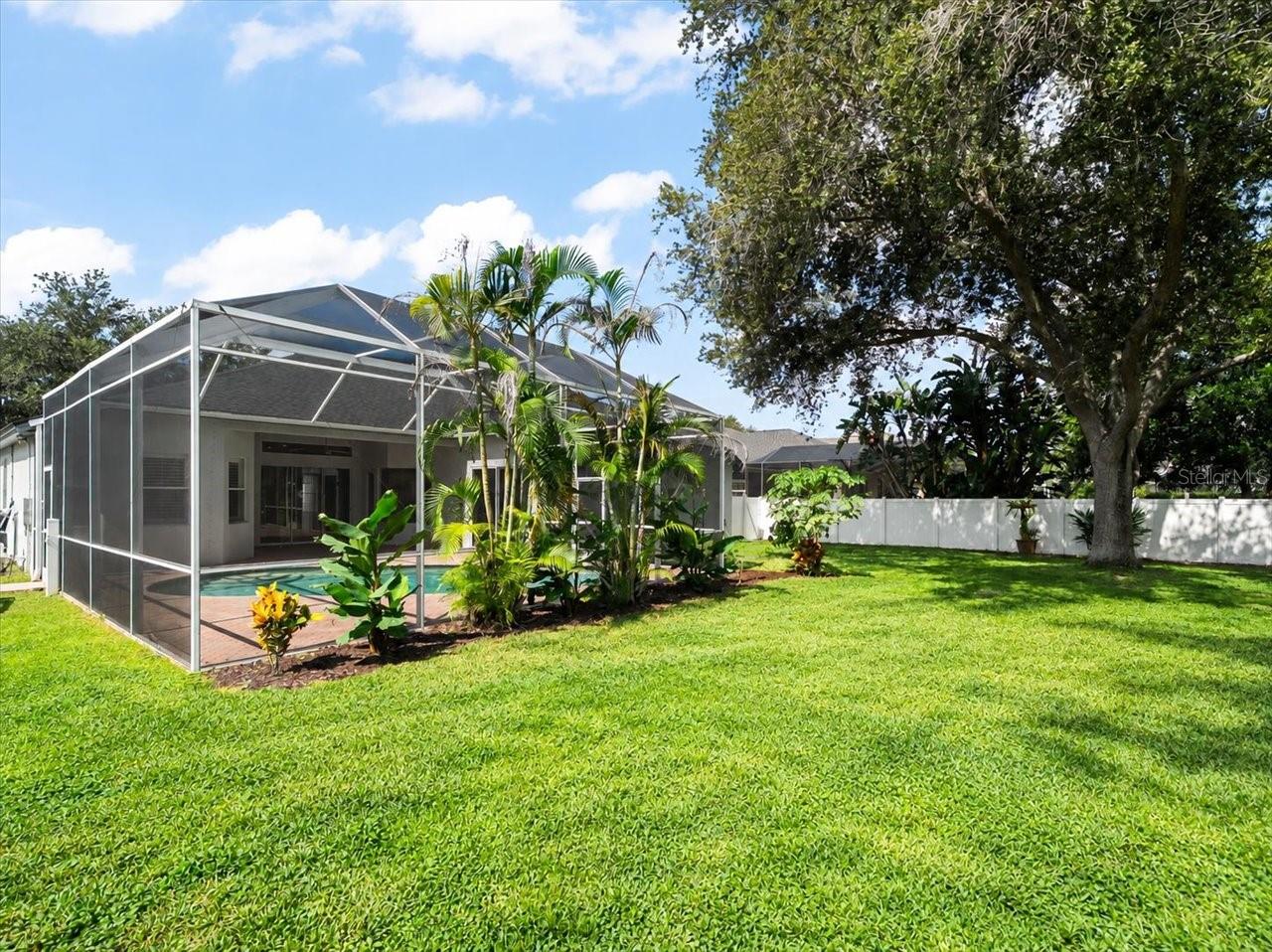15019 Lake Emerald Blvd, Tampa, FL 33618 photo