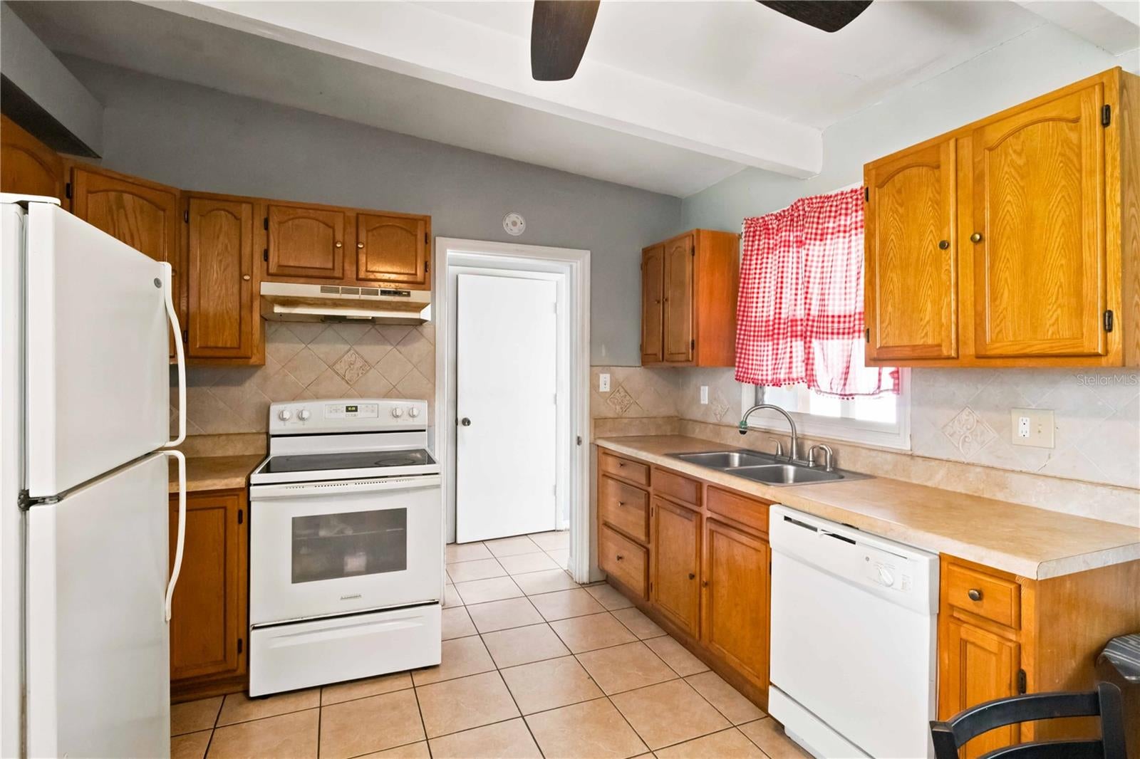 1311 Windsor Way, Tampa, FL 33619 photo