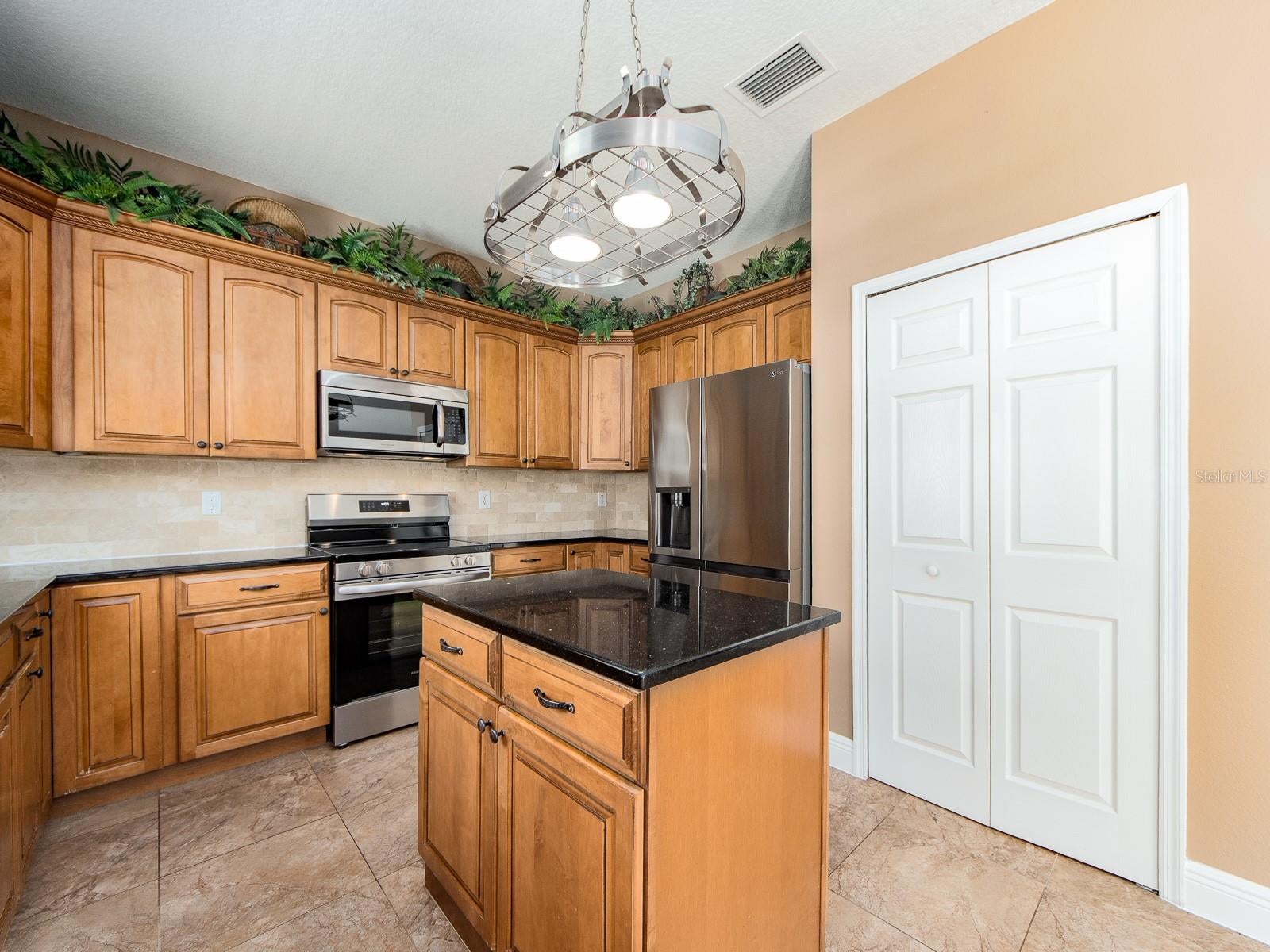 3256 Bentley Dr, Palm Harbor, FL 34684 photo