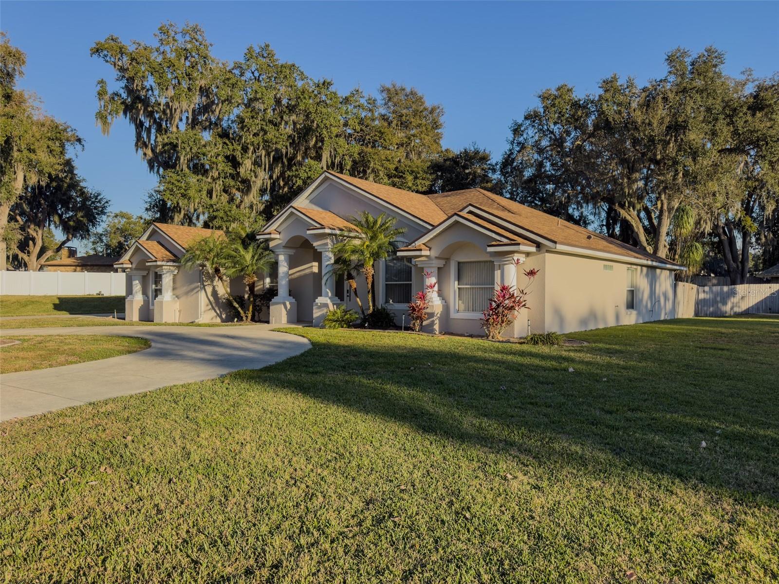 4 Weston Rd, Leesburg, FL 34748 photo