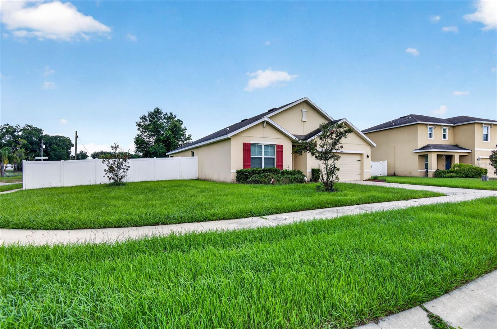 35900 Hillbrook Ave, Zephyrhills, FL 33541 photo