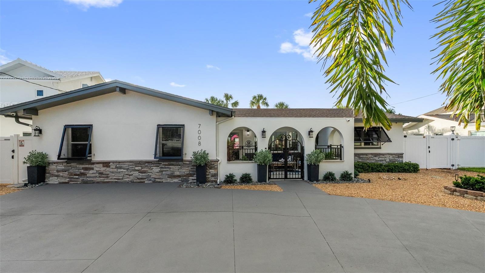 7008 S Shore Dr, South Pasadena, FL 33707 photo