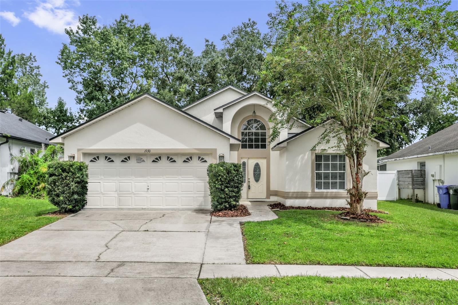 1930 Aquarius Ct, Oviedo, FL 32766