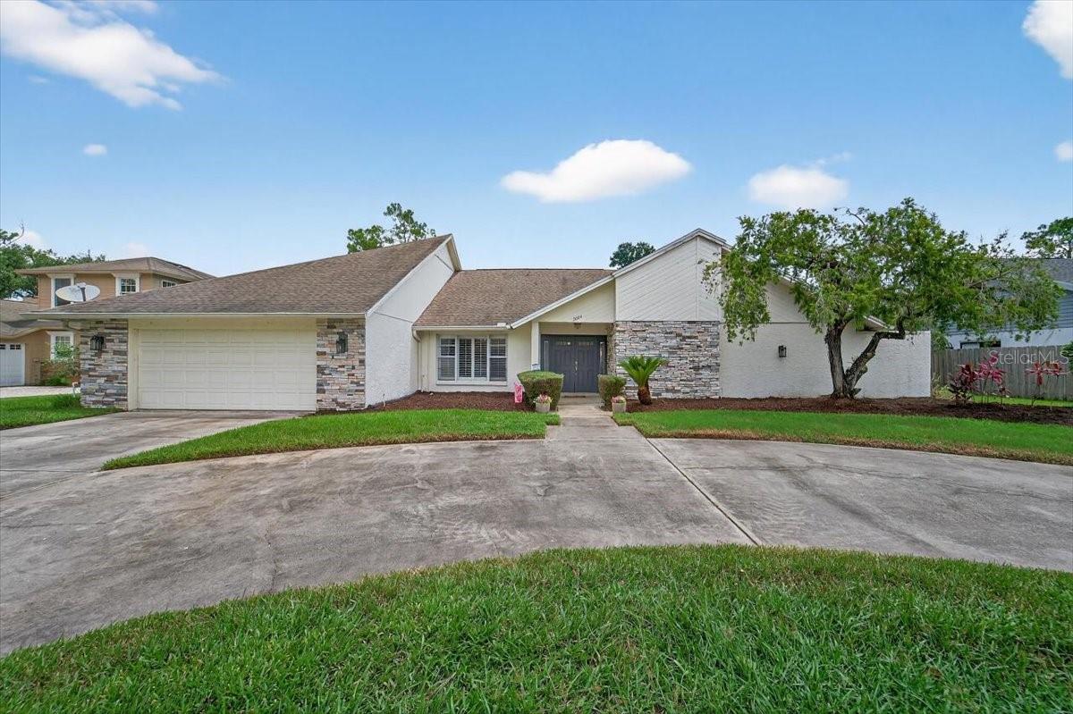 2004 Golfview Dr, Plant City, FL 33566