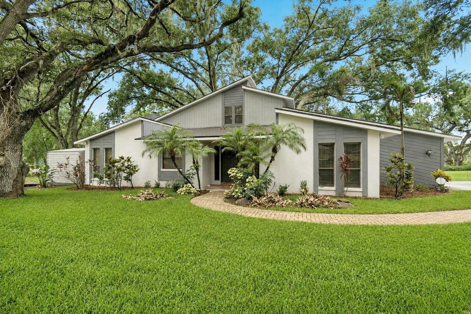 1904 Capri Rd, Valrico, FL 33594 photo