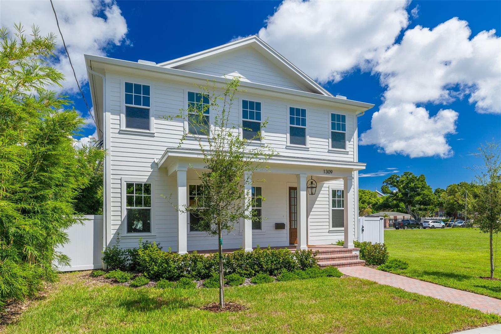 1309 17 Ave, Saint Petersburg, FL 33704 photo