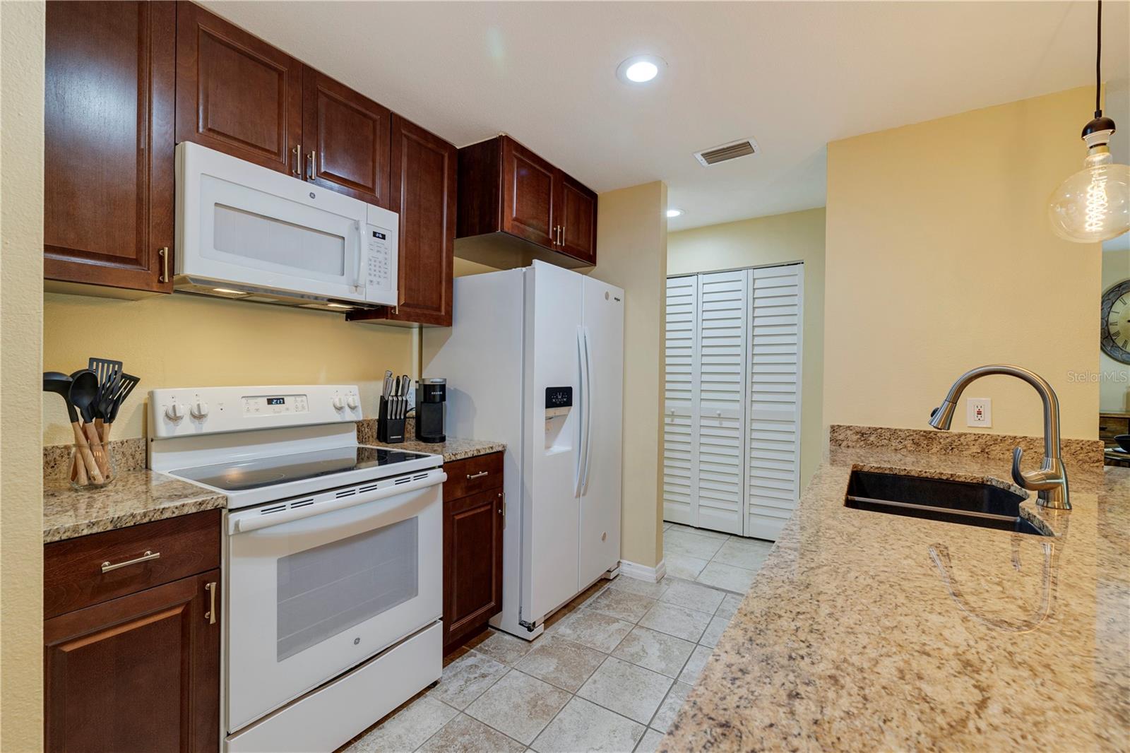 3001 58 Ave #1014, Saint Petersburg, FL 33712 photo