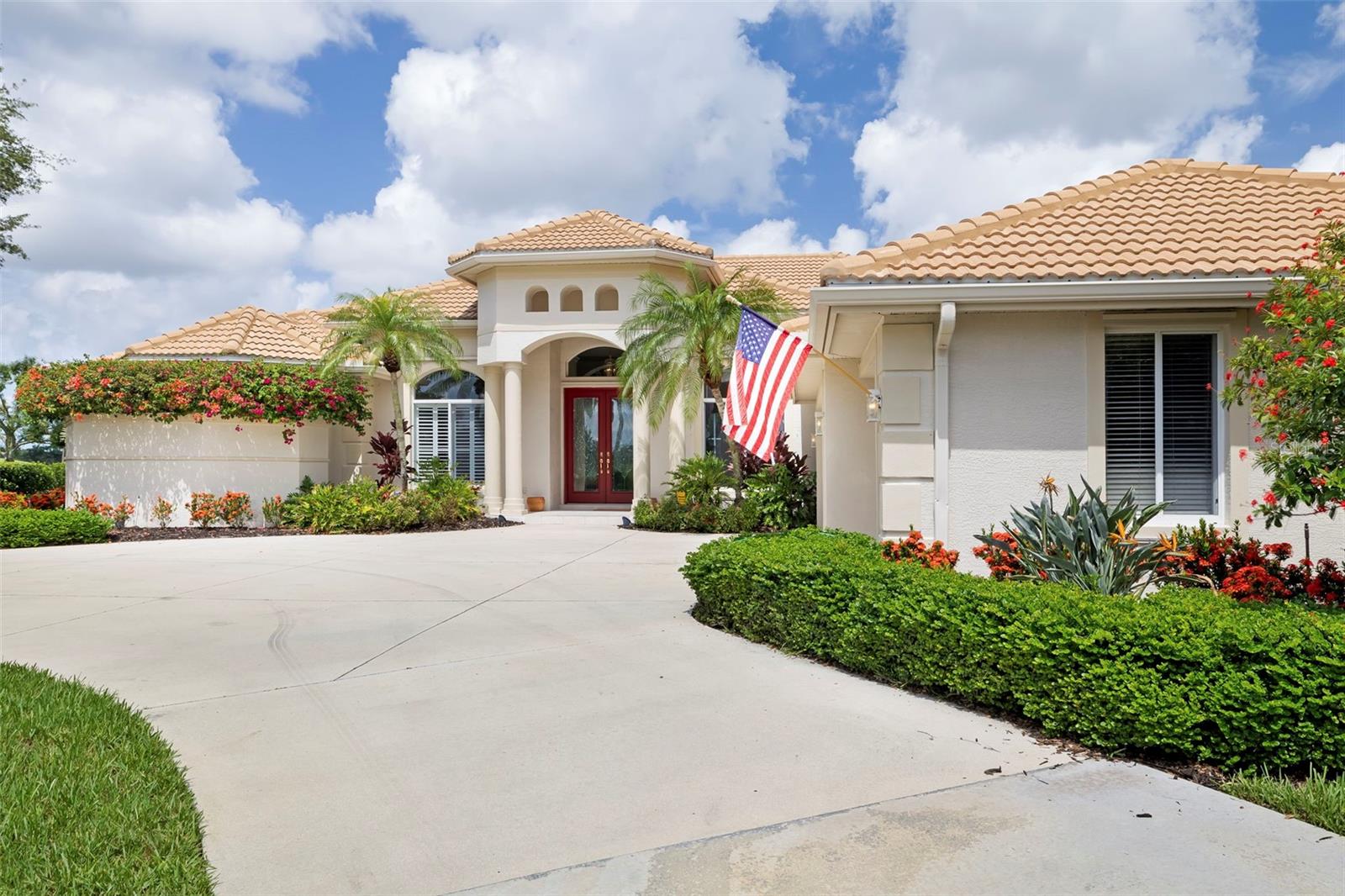2528 Tom Morris Dr, Sarasota, FL 34240 photo