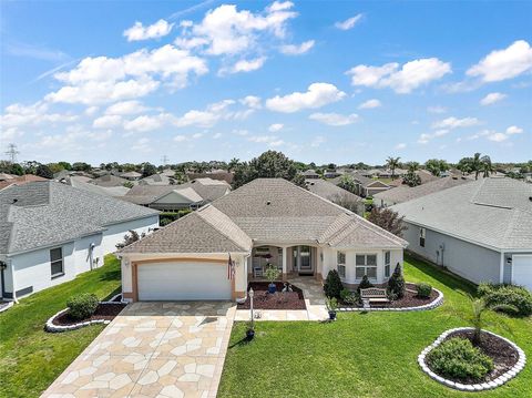 Single Family Residence in THE VILLAGES FL 2114 GERARDO AVENUE.jpg