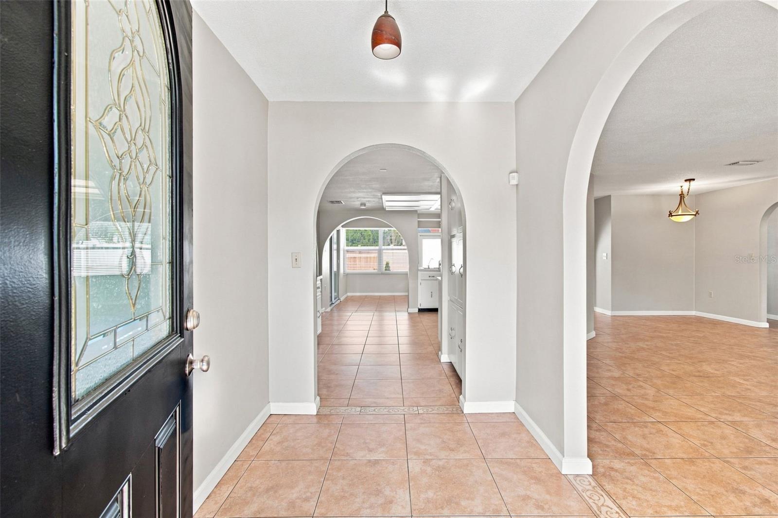 527 Wayfarer Dr, Tarpon Springs, FL 34689 photo