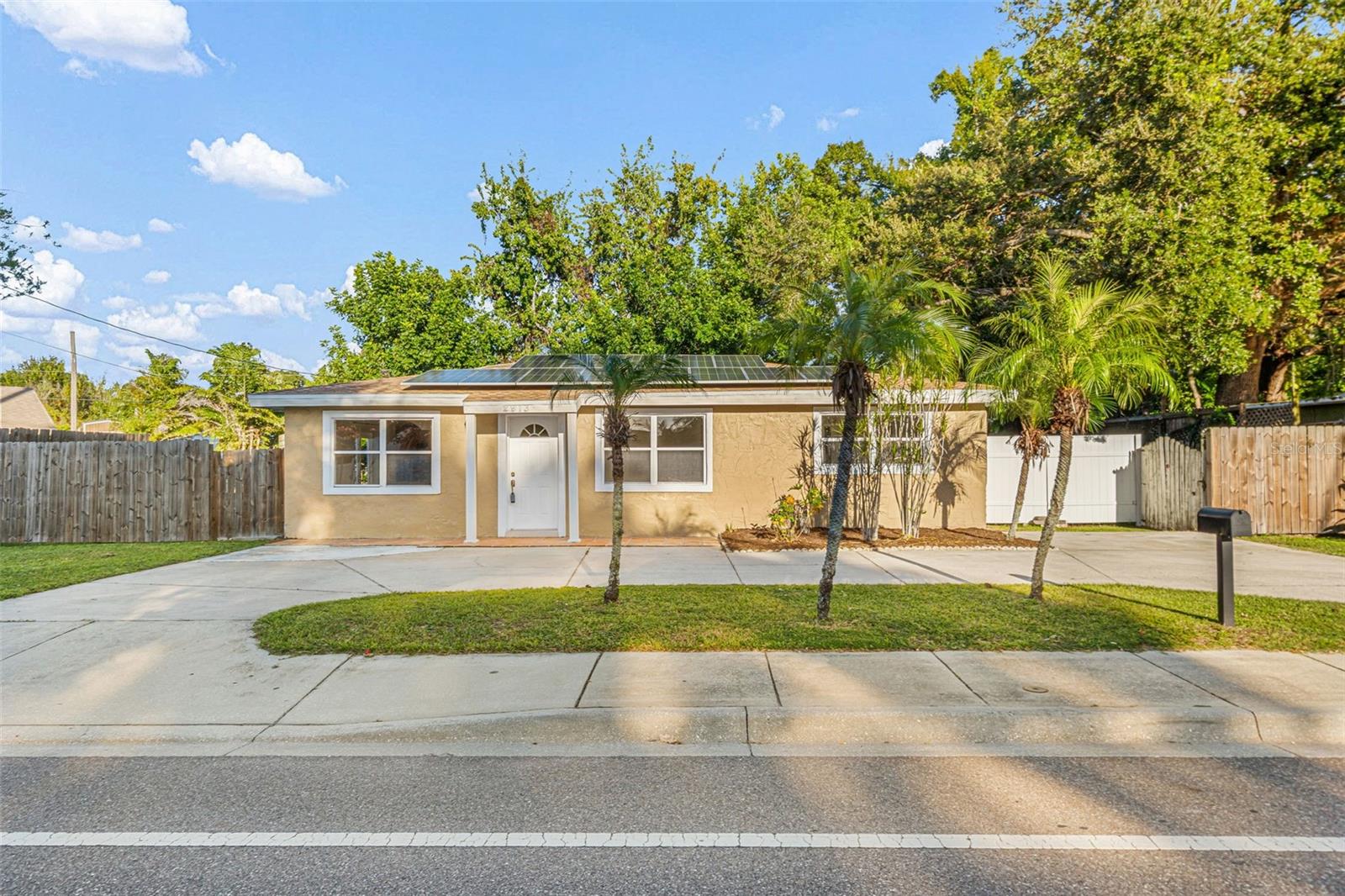 2913 Mcintosh Rd, Sarasota, FL 34232