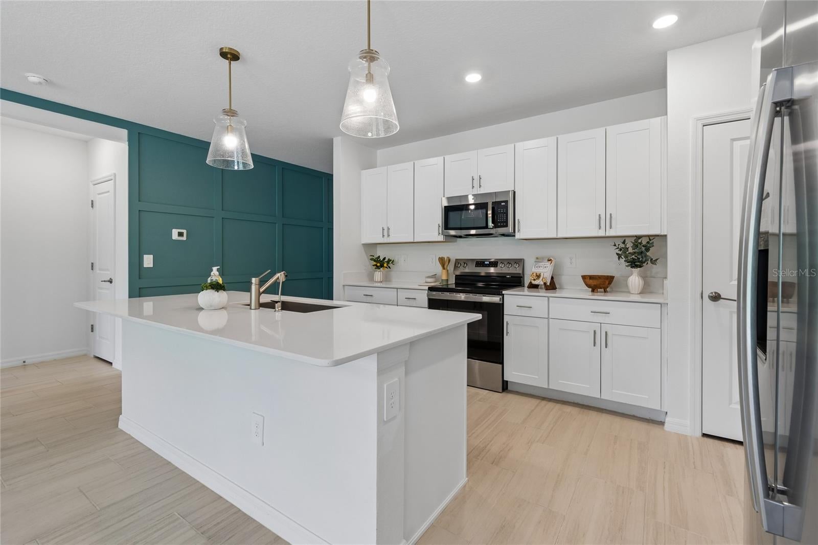 10065 Gentle Rain Dr, Land O Lakes, FL 34638 photo