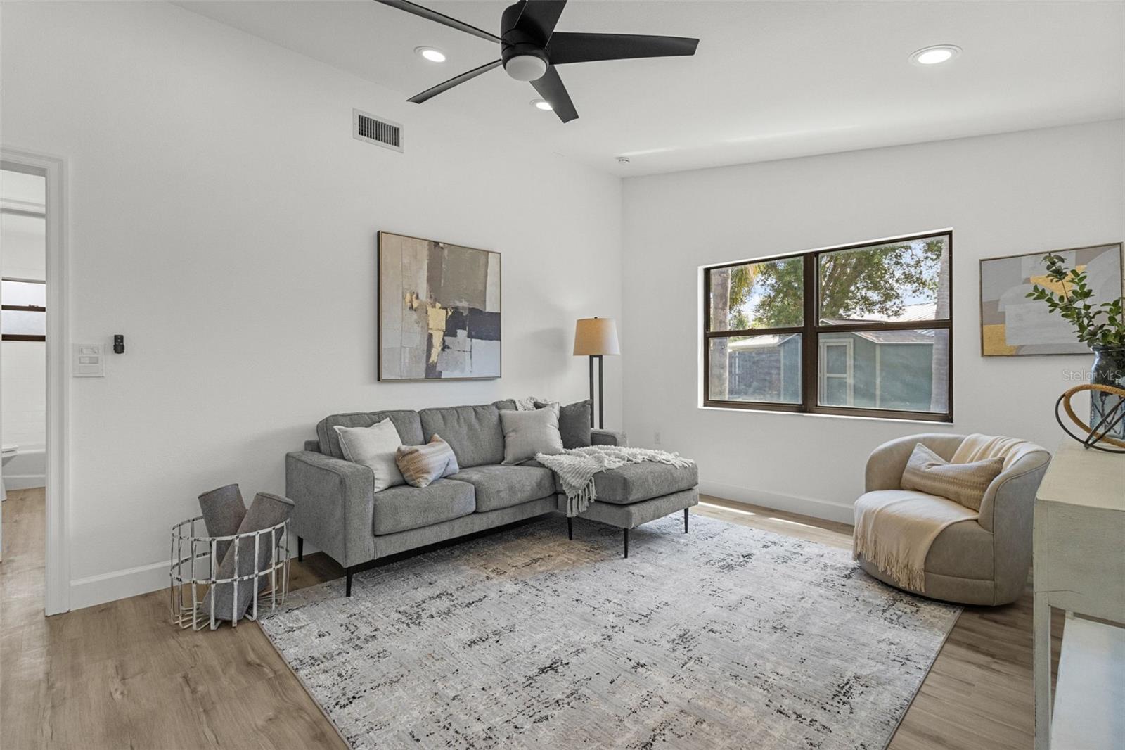 Single Family Residence in SARASOTA FL 6921 8TH STREET COURT 17.jpg