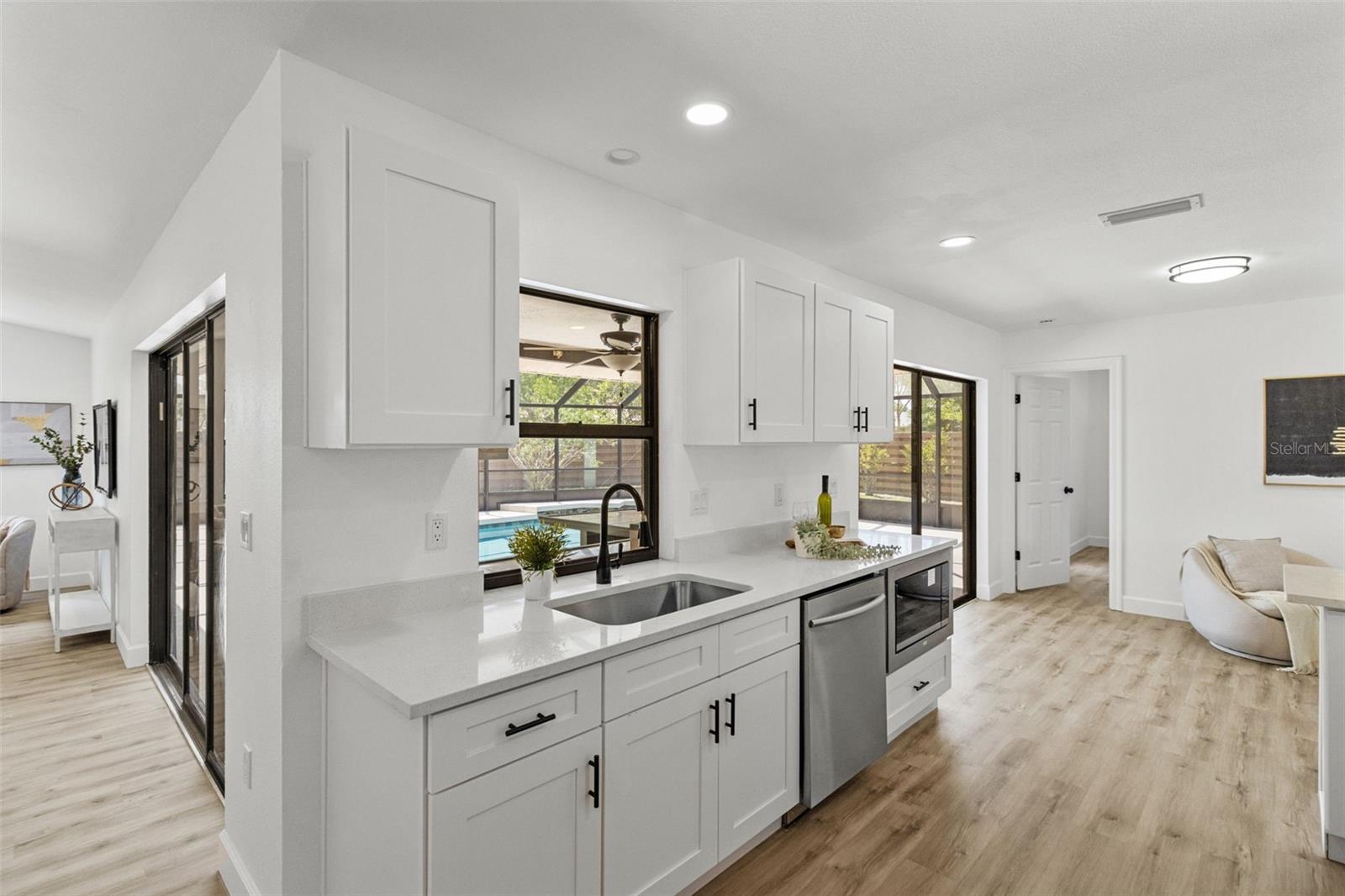 Single Family Residence in SARASOTA FL 6921 8TH STREET COURT 13.jpg