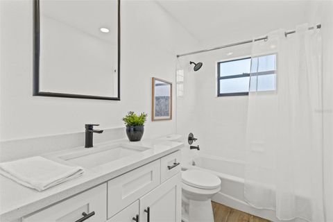 Single Family Residence in SARASOTA FL 6921 8TH STREET COURT 21.jpg