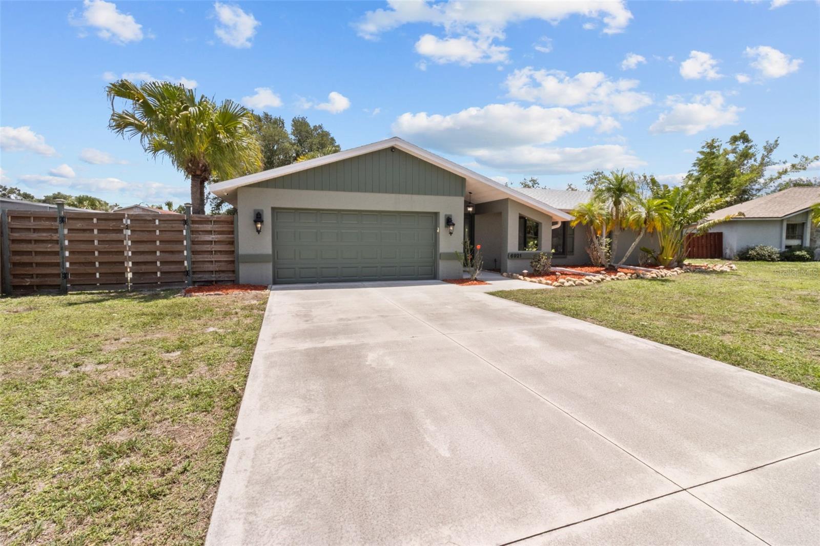 Single Family Residence in SARASOTA FL 6921 8TH STREET COURT 39.jpg