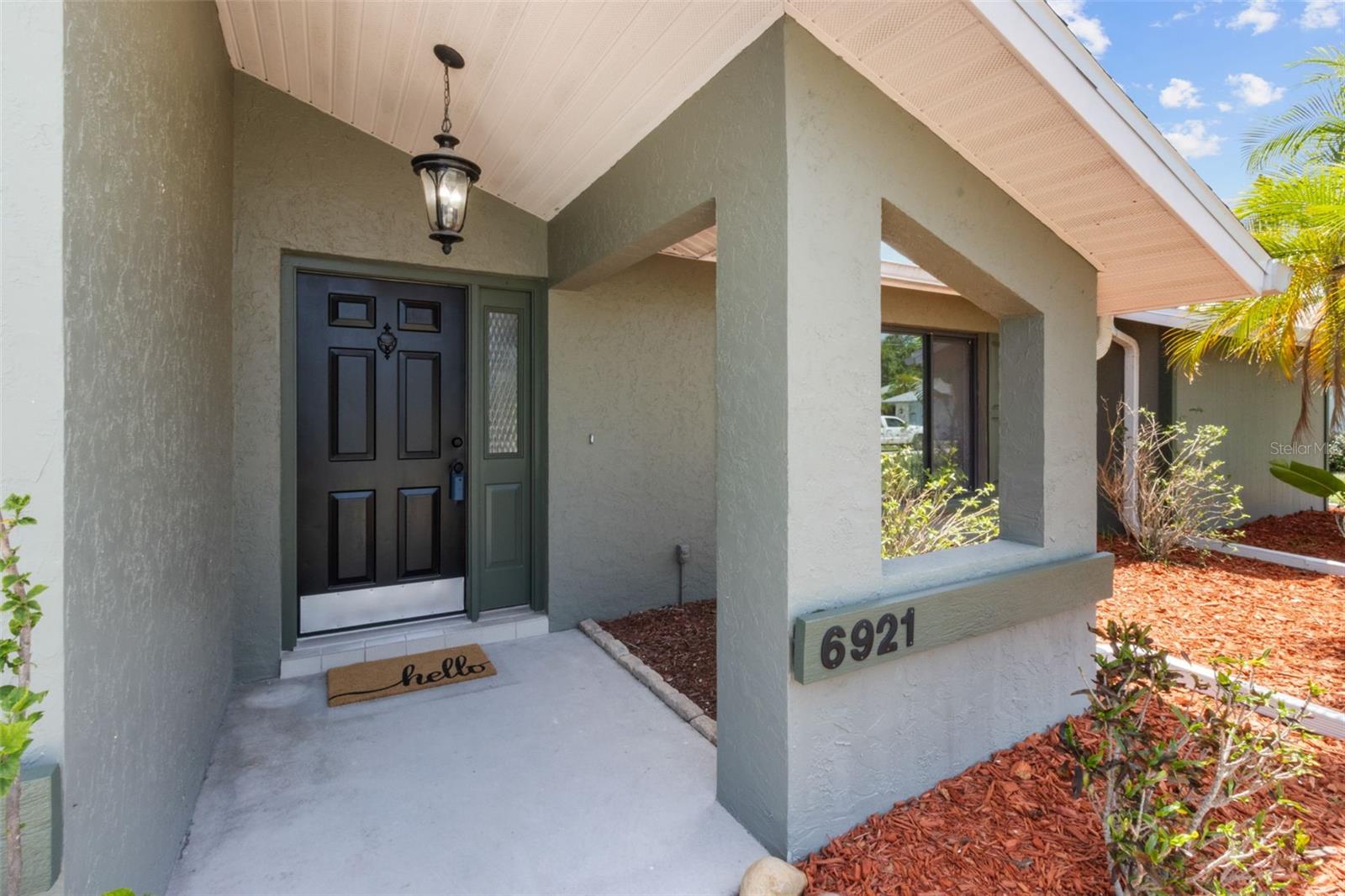Single Family Residence in SARASOTA FL 6921 8TH STREET COURT 5.jpg