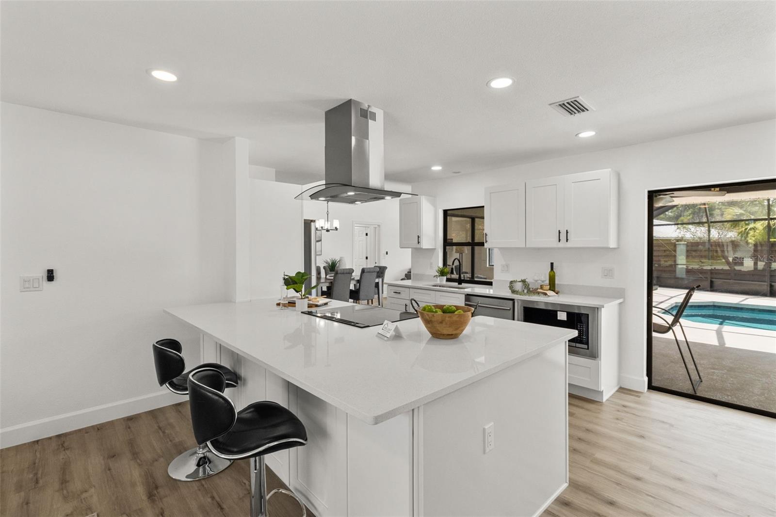 Single Family Residence in SARASOTA FL 6921 8TH STREET COURT 12.jpg