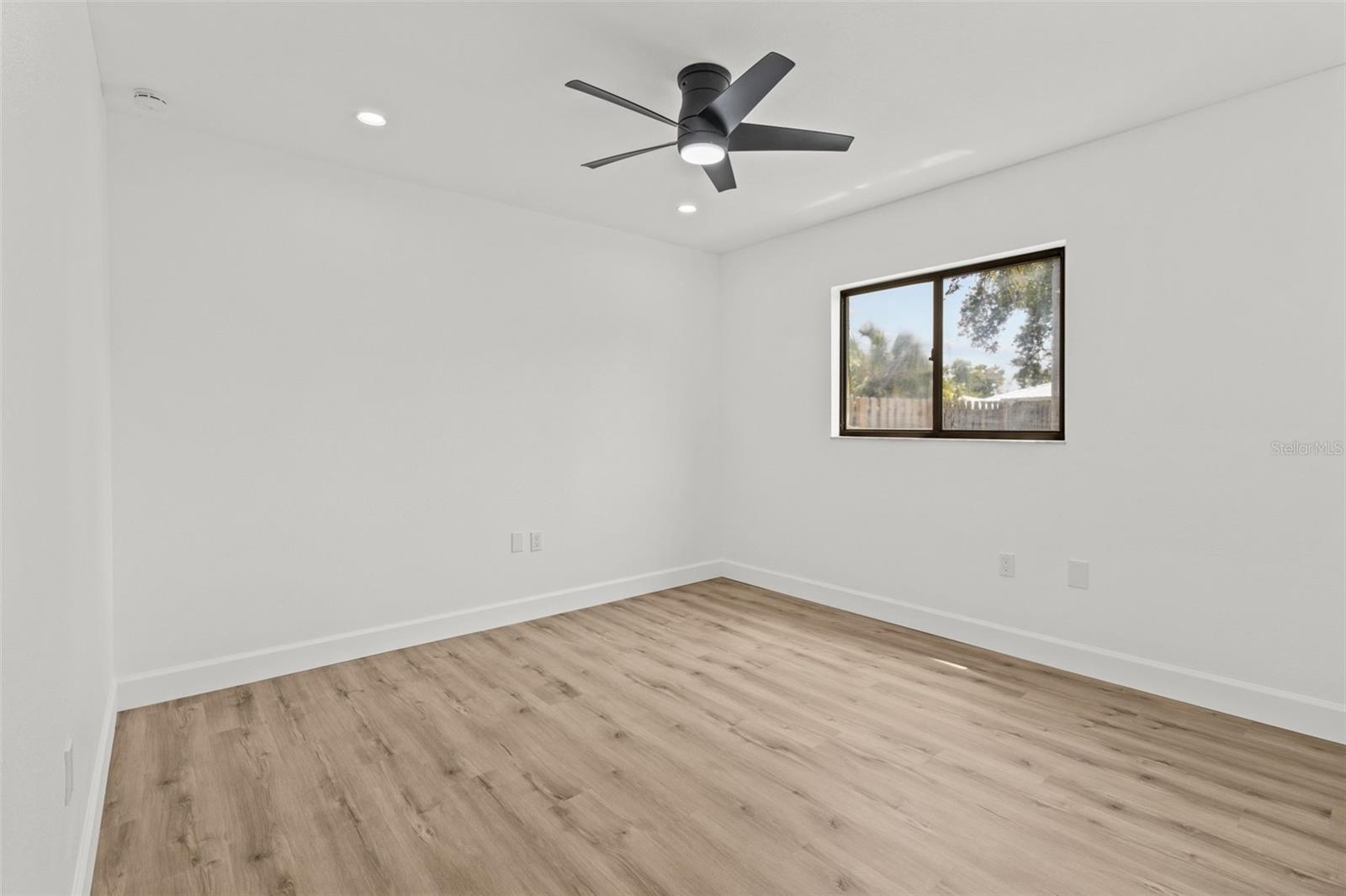 Single Family Residence in SARASOTA FL 6921 8TH STREET COURT 22.jpg