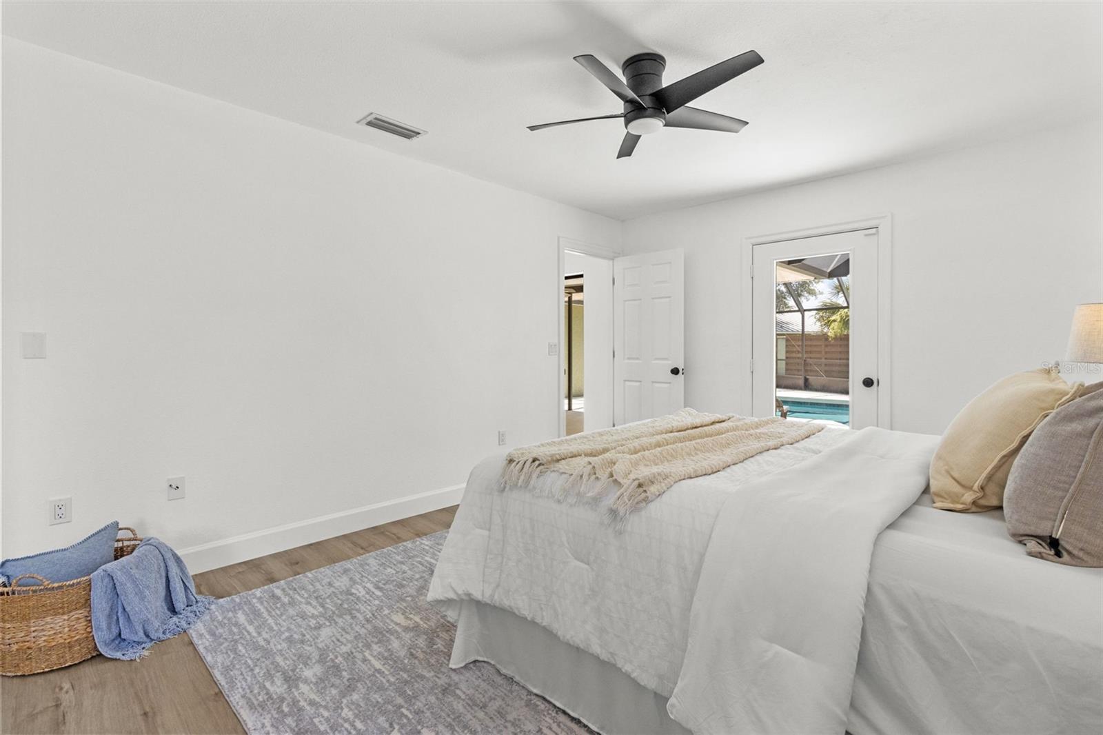 Single Family Residence in SARASOTA FL 6921 8TH STREET COURT 25.jpg