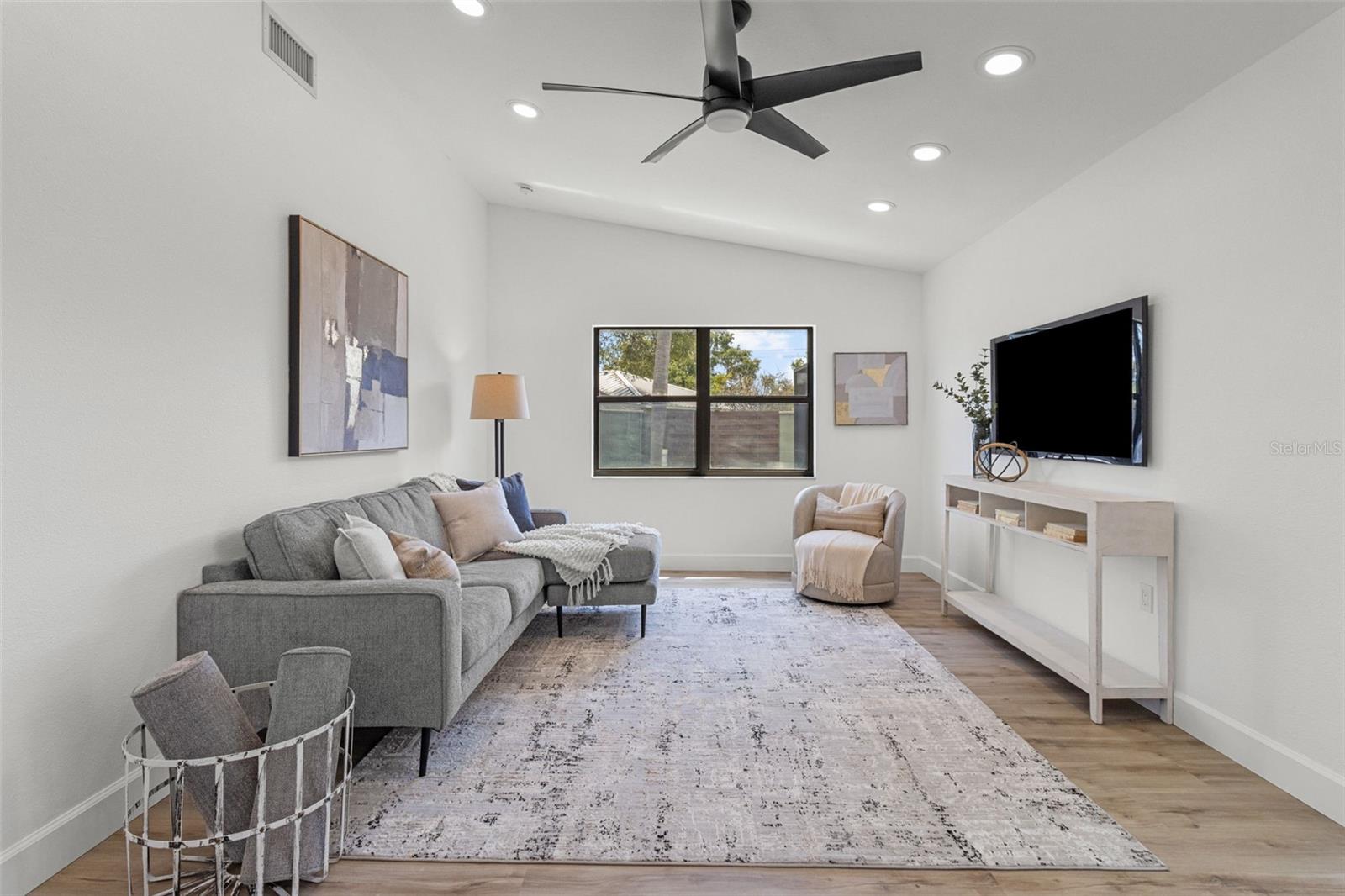 Single Family Residence in SARASOTA FL 6921 8TH STREET COURT 16.jpg