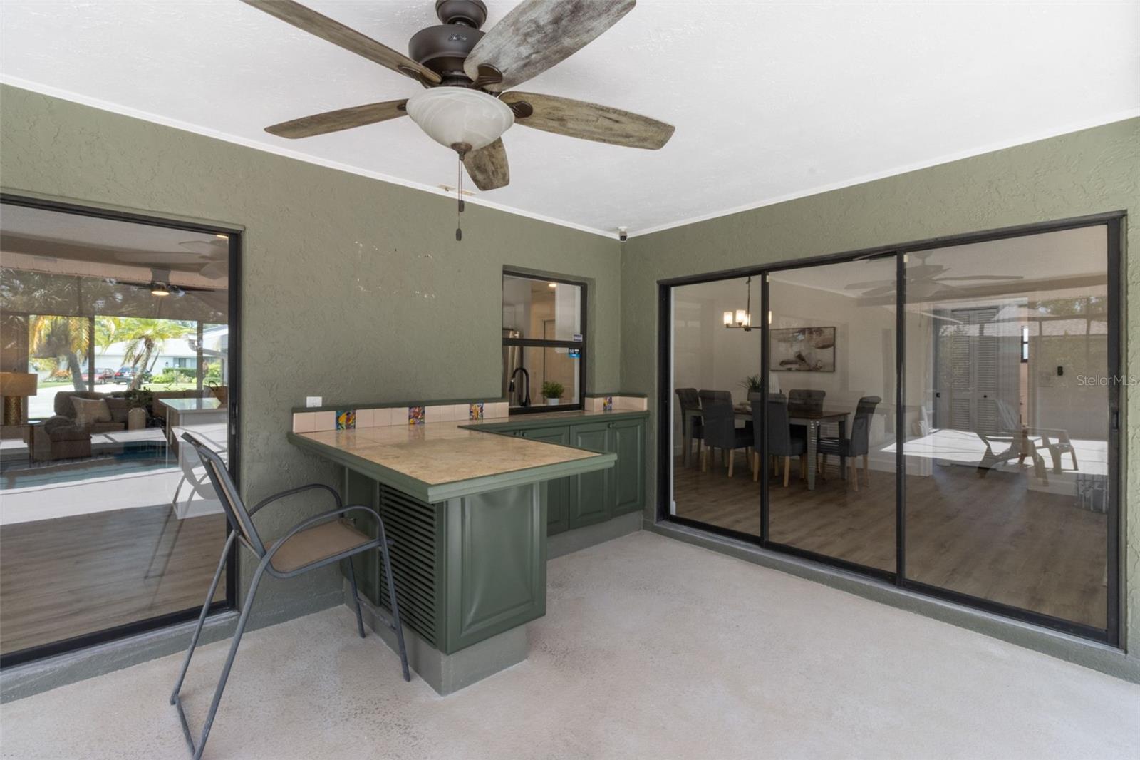 Single Family Residence in SARASOTA FL 6921 8TH STREET COURT 31.jpg