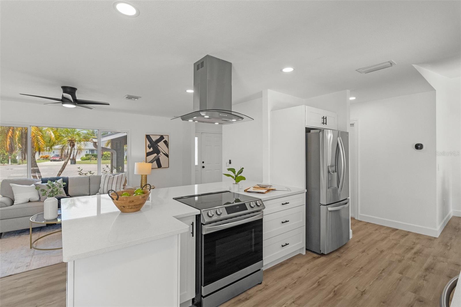 Single Family Residence in SARASOTA FL 6921 8TH STREET COURT 14.jpg