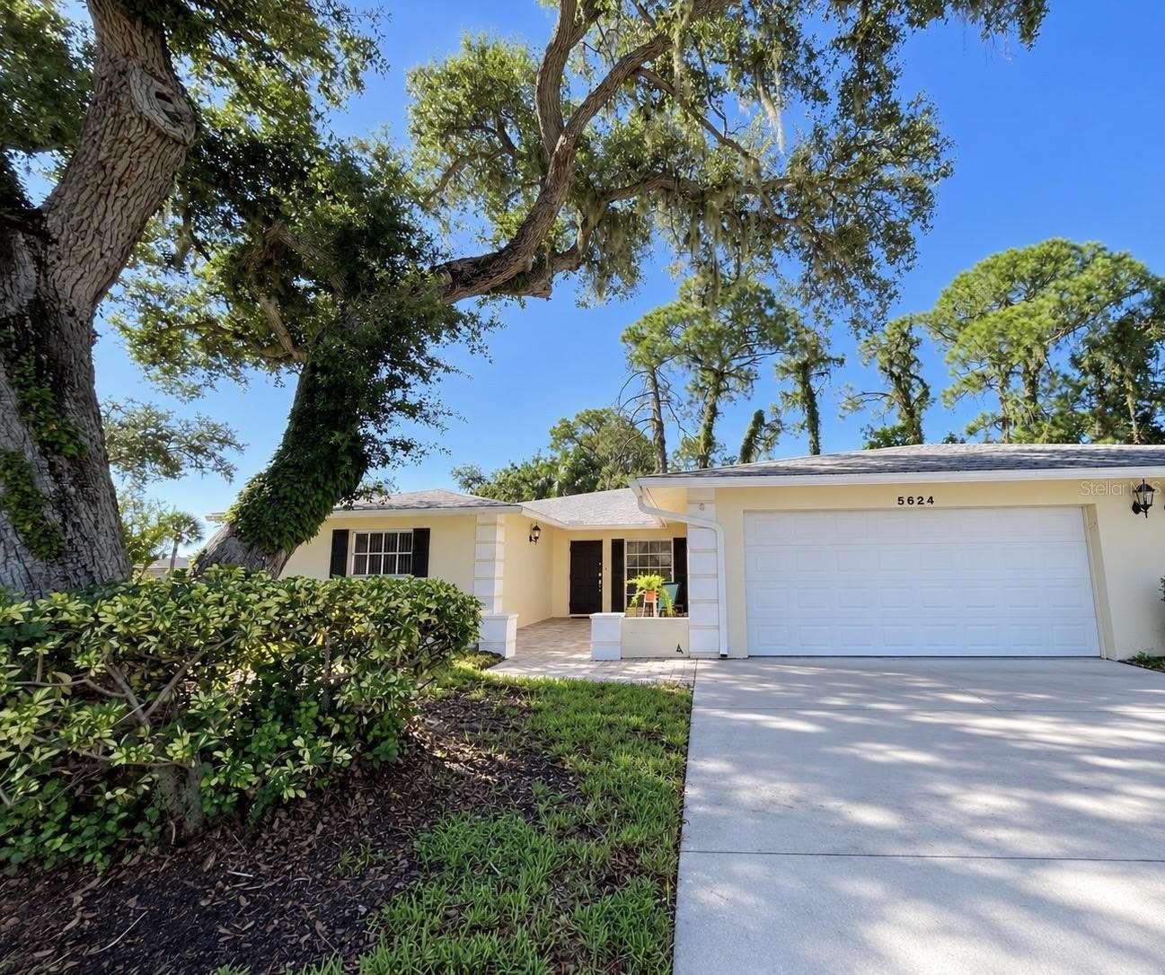 5624 Palm Aire Dr, Sarasota, FL 34243