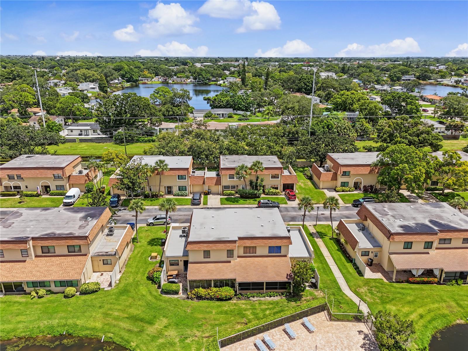 8414 17 St, Saint Petersburg, FL 33702 photo
