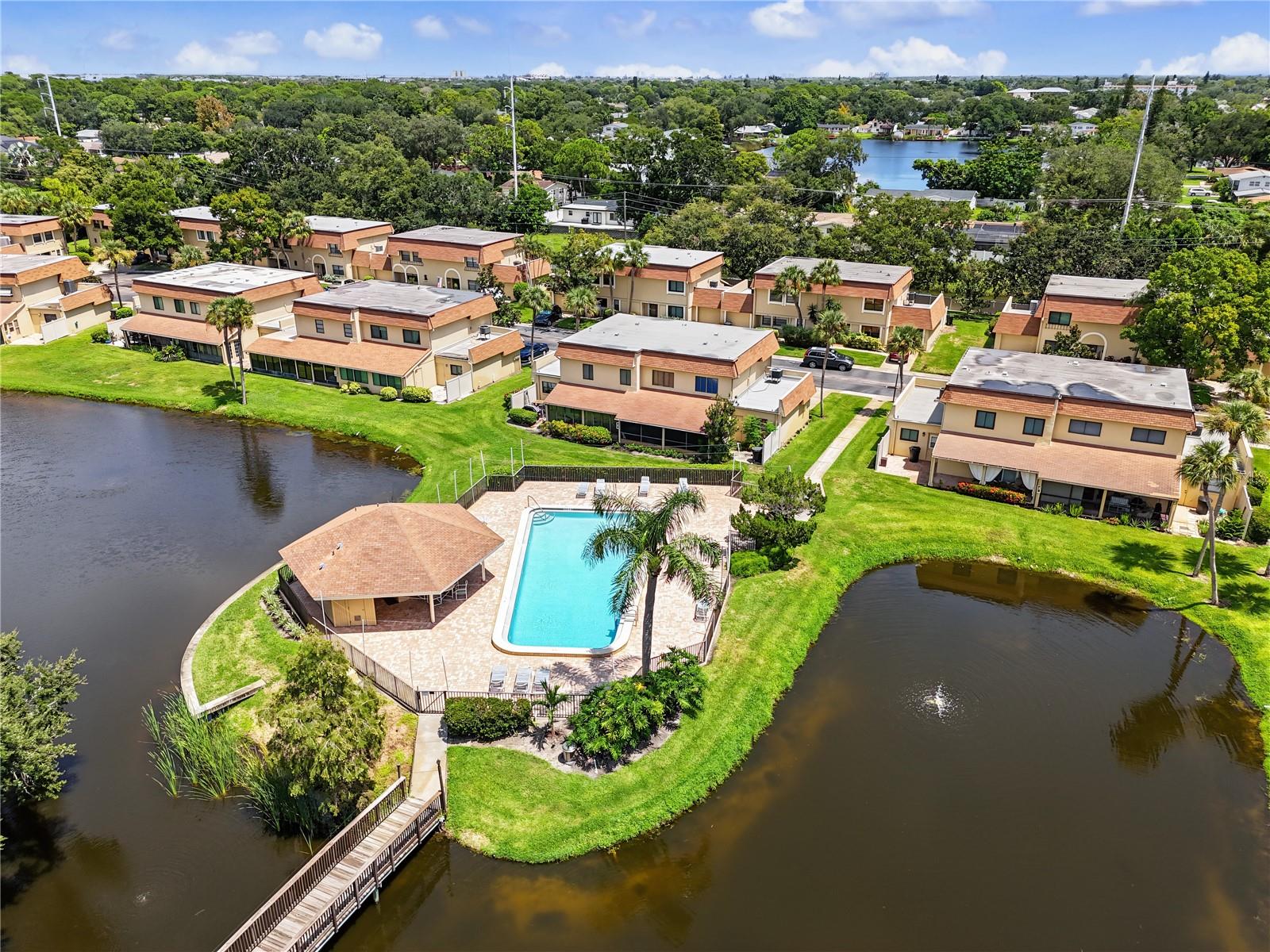 8414 17 St, Saint Petersburg, FL 33702 photo