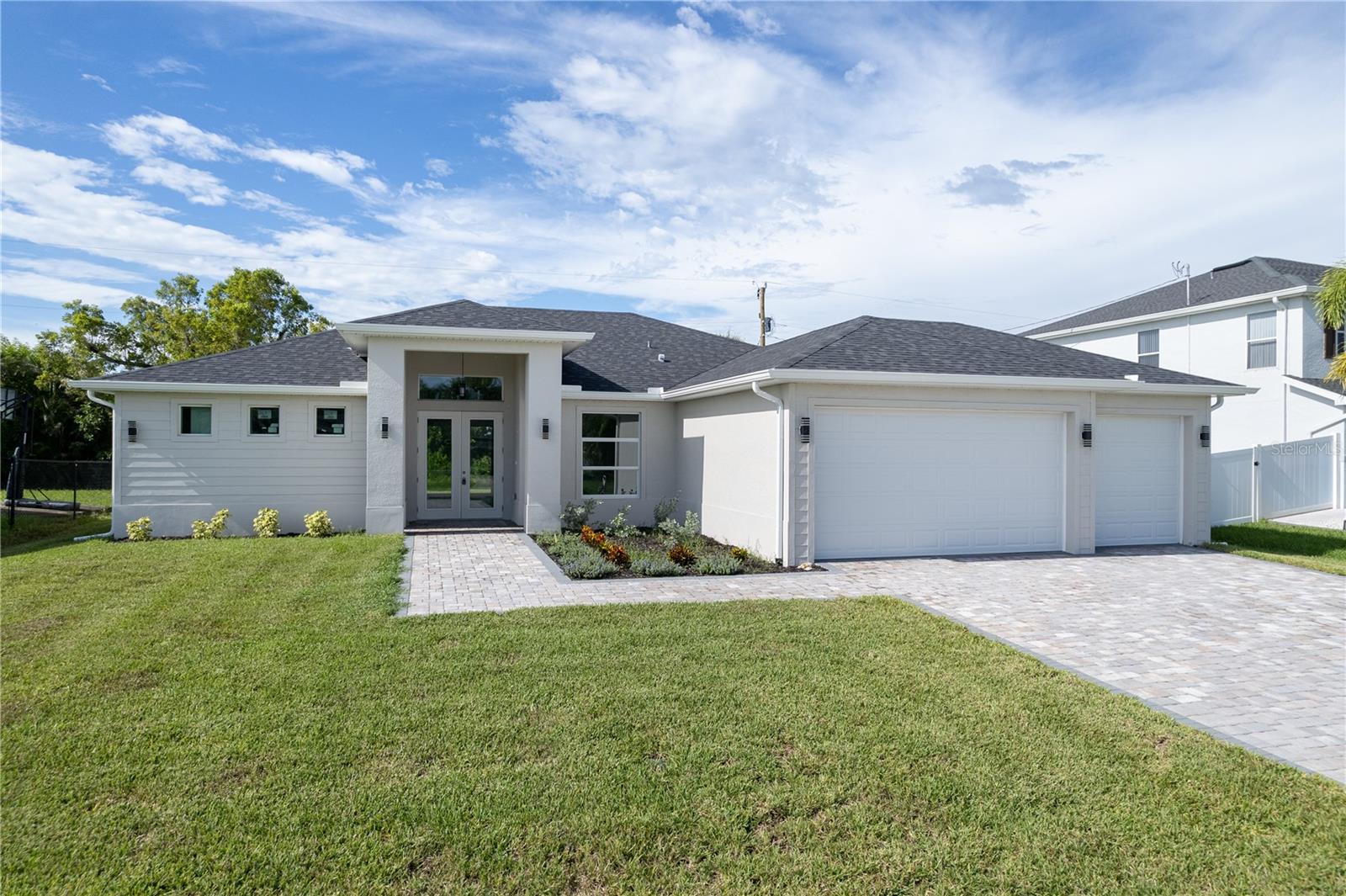 521 5 St, Cape Coral, FL 33993
