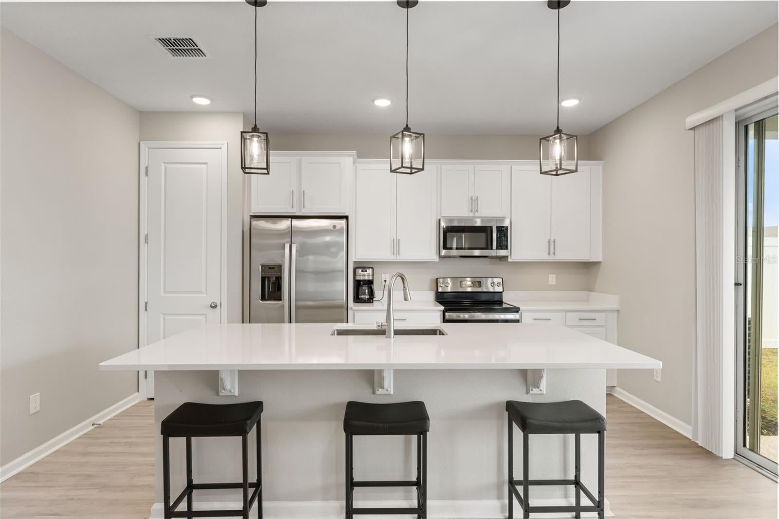 1542 Sugarbelle Cir, Mascotte, FL 34753 photo