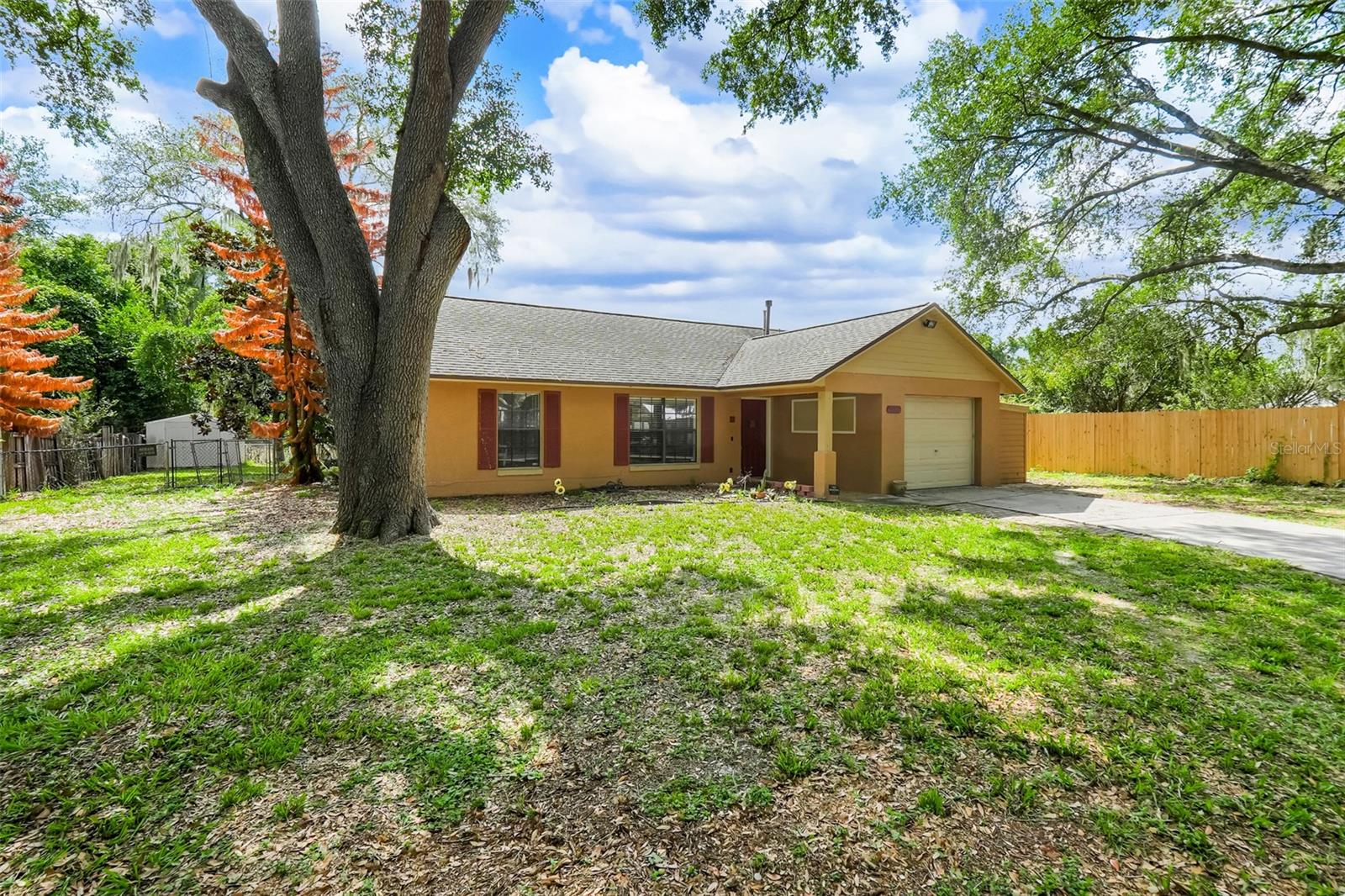 207 Howard Ct, Mascotte, FL 34753 photo