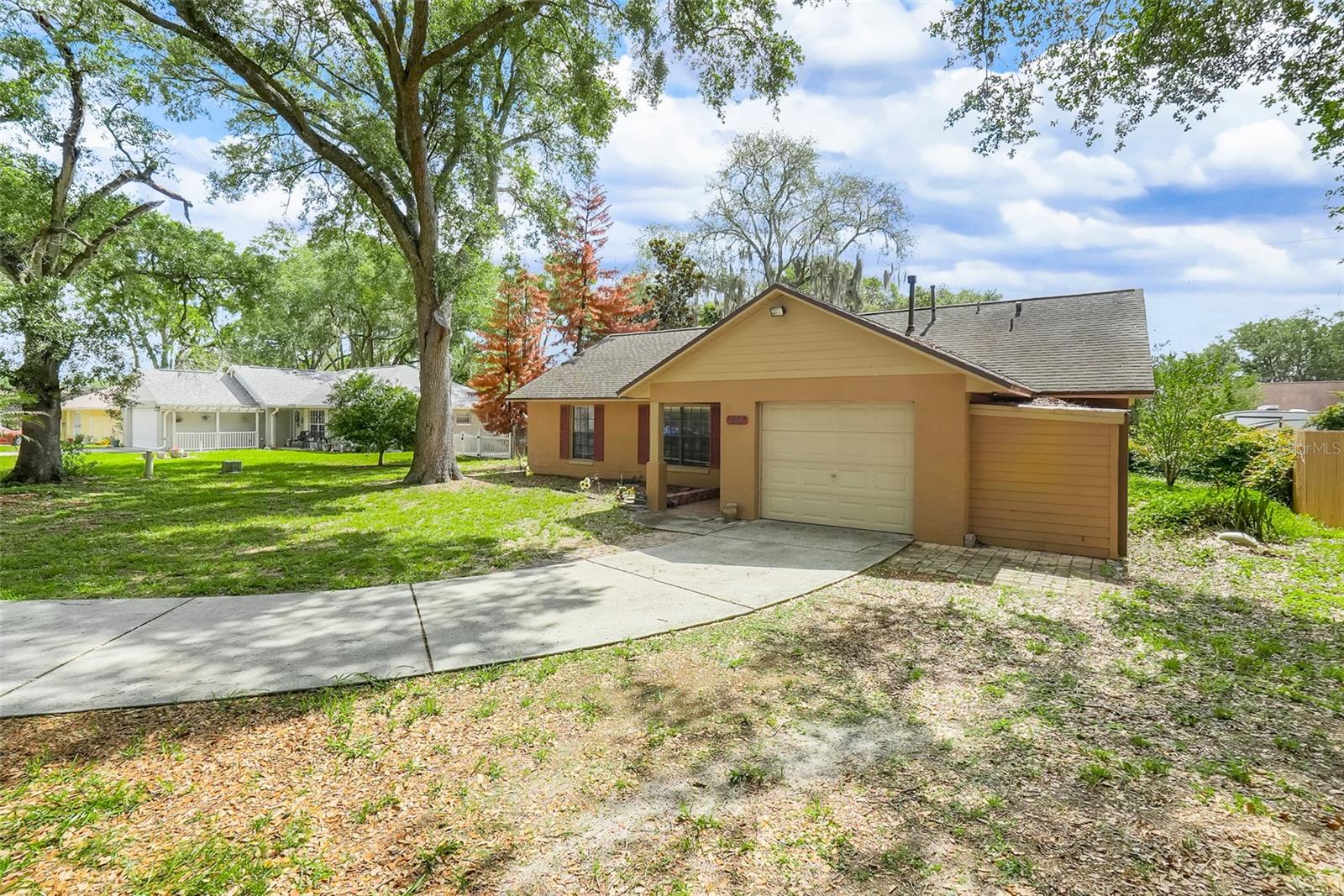 207 Howard Ct, Mascotte, FL 34753 photo