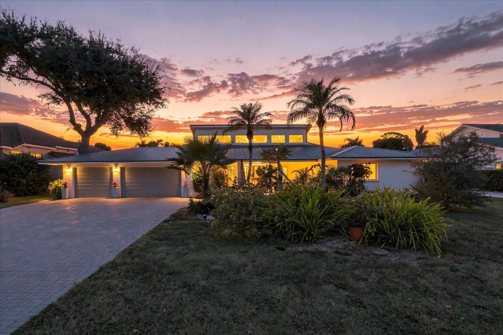 1741 Stanford Ln, Sarasota, FL 34231 photo