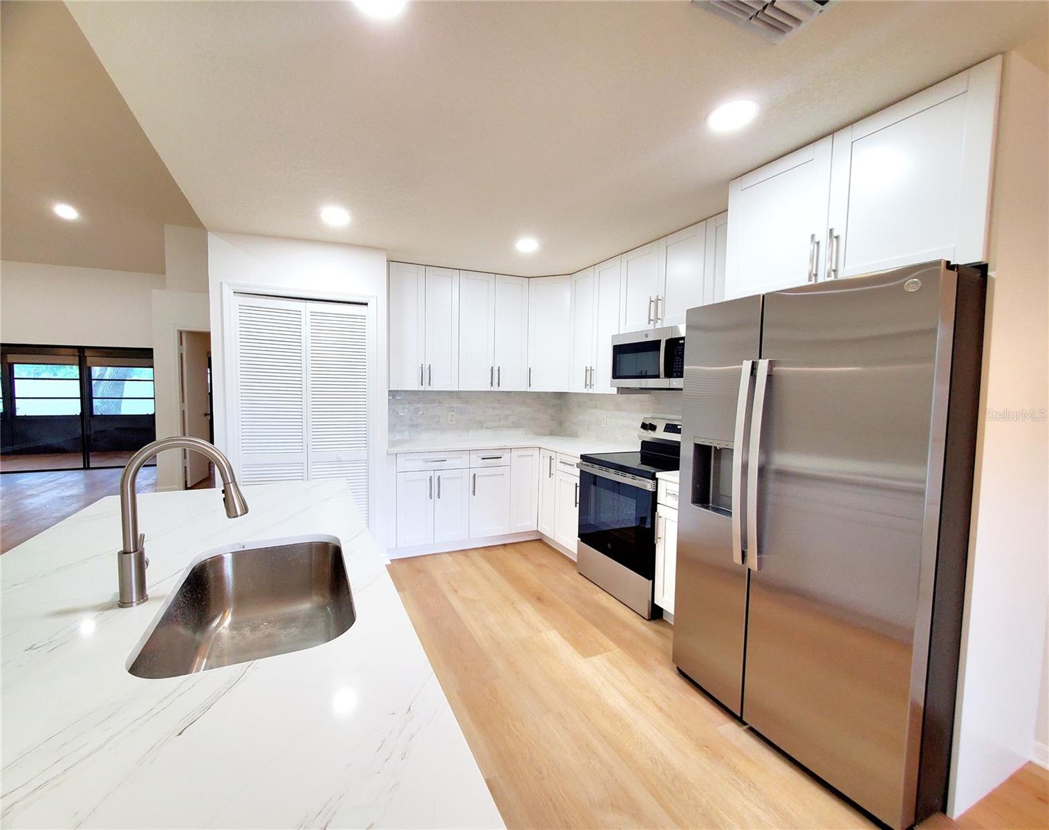 2053 Villa Terrace, Clearwater, FL 33763 photo