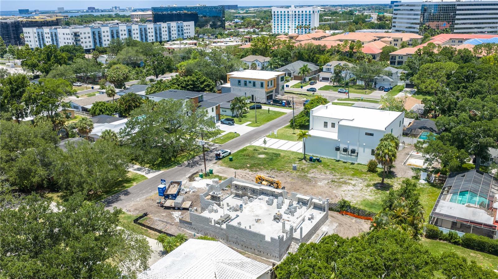 210 S Treasure Dr, Tampa, FL 33609 photo