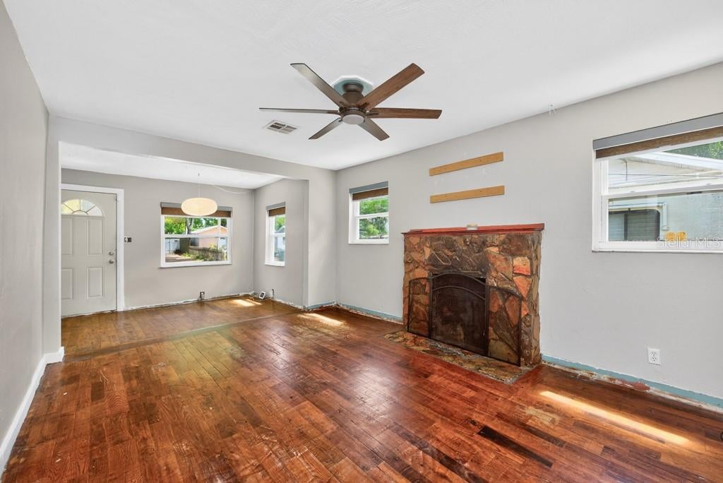5818 39 St, Saint Petersburg, FL 33714 photo