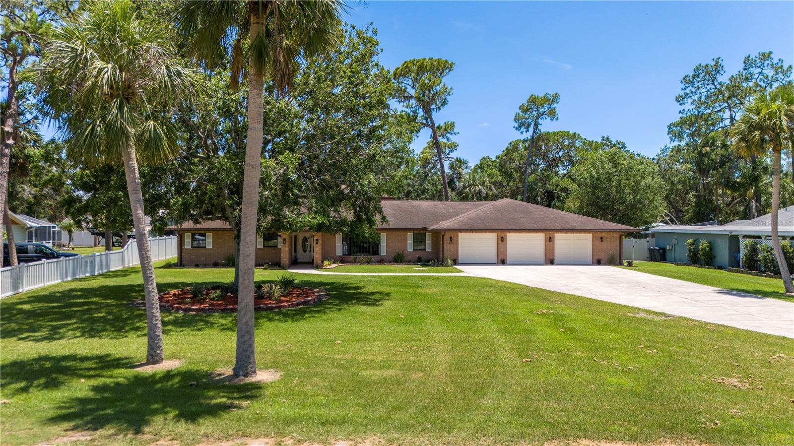 404 Dickman Dr, Ruskin, FL 33570