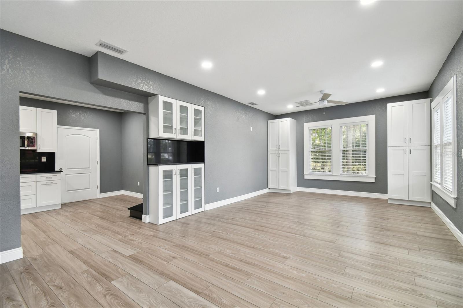 6810 N Navin Ave, Tampa, FL 33604 photo