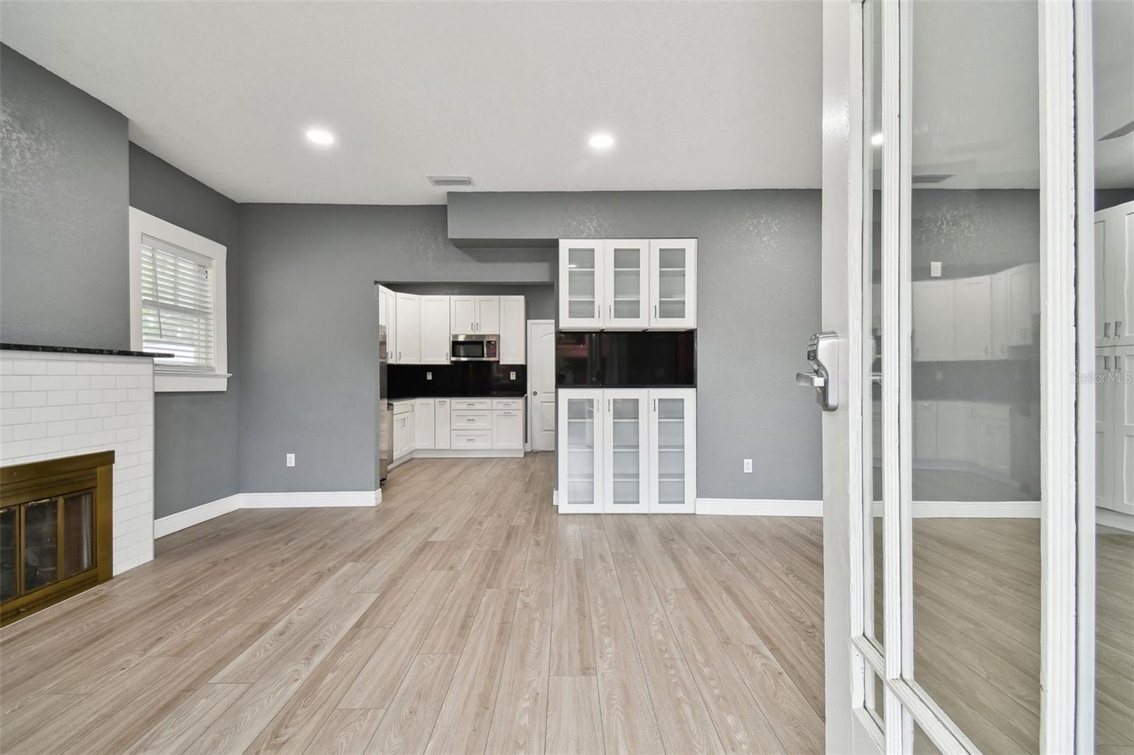 6810 N Navin Ave, Tampa, FL 33604 photo