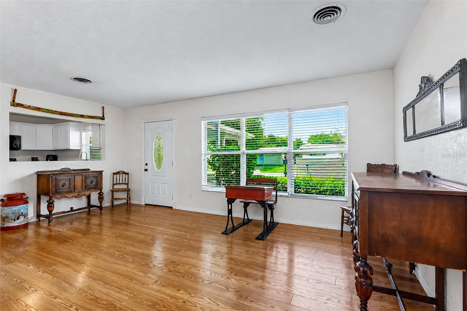 11399 80 Ave, Seminole, FL 33772 photo