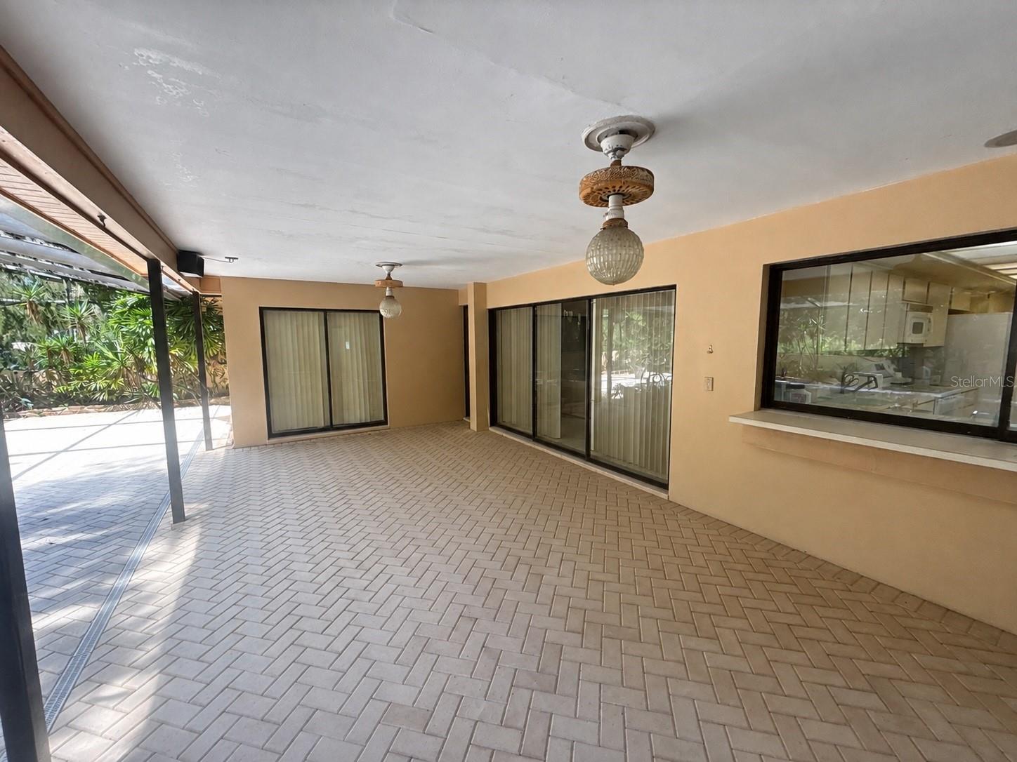 6701 Pemberton View Dr, Seffner, FL 33584 photo